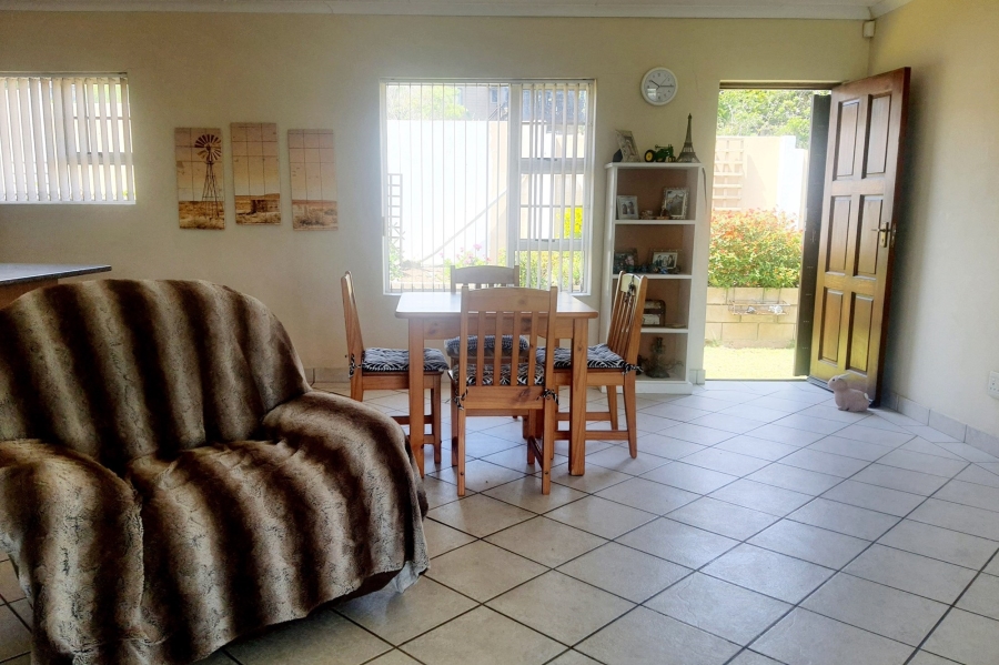 3 Bedroom Property for Sale in Fraaiuitsig Western Cape